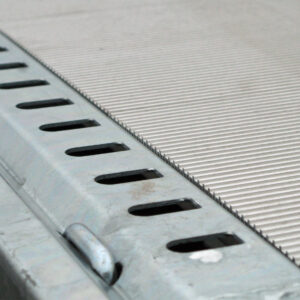 Humbaur Universal 3500 Aluboden, Seilwinde, Rampen – Bild 8