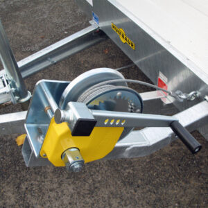 Humbaur Universal 3500 Aluboden, Seilwinde, Rampen – Bild 3