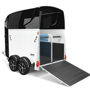 Humbaur Pegasus 2400 Luxus-Pferdeanhänger | Aerodynamischer Poly-Aluaufbau – Bild 3