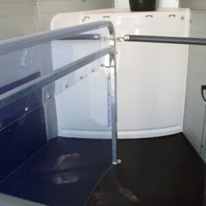 Humbaur Equitos Alu Plus 2400 Sattelkammer & Seitentrittschutz | 100 km/h Reifen – Bild 10