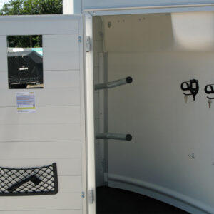 Humbaur Equitos Alu Plus 2400 Sattelkammer & Seitentrittschutz | 100 km/h Reifen – Bild 3