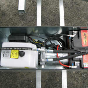 Unsinn UDK 3017-26-13 Stahlboden, E-Pumpe, 10 Zurrpins Spinlock – Bild 3